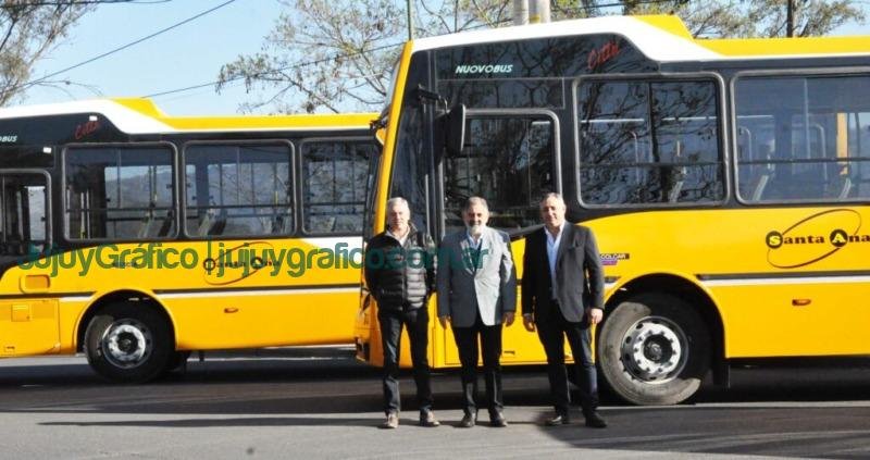 El intendente Jorge presentó nuevos colectivos de la empresa Santa Ana 3 El intendente Jorge presento nuevos colectivos de la empresa Santa Ana 3